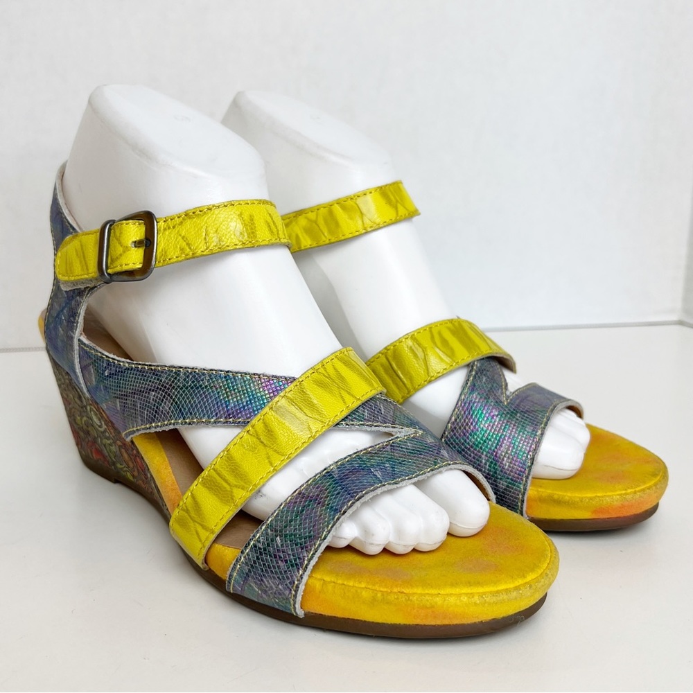 • L’ARTISTE• Leanna Strappy Wedge Sandal